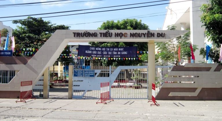 sach va tuoi tho truong tieu hoc nguyen du1683080253